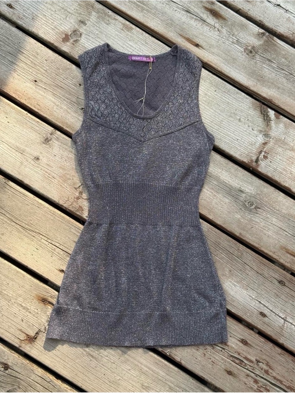 Smart Set silver knit tank top with textured pattern & cinched waist